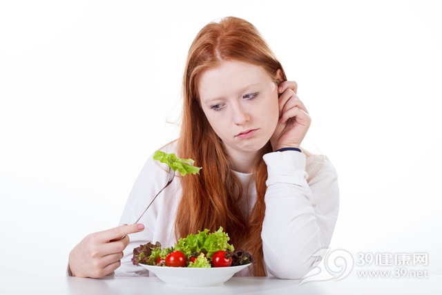 青年 女 沙拉 蔬菜 没食欲 吃东西 胃口_28345234_xxl