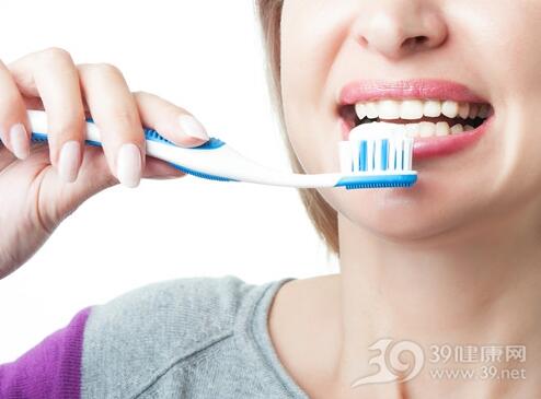 坐月子期间到底能不能刷牙？
