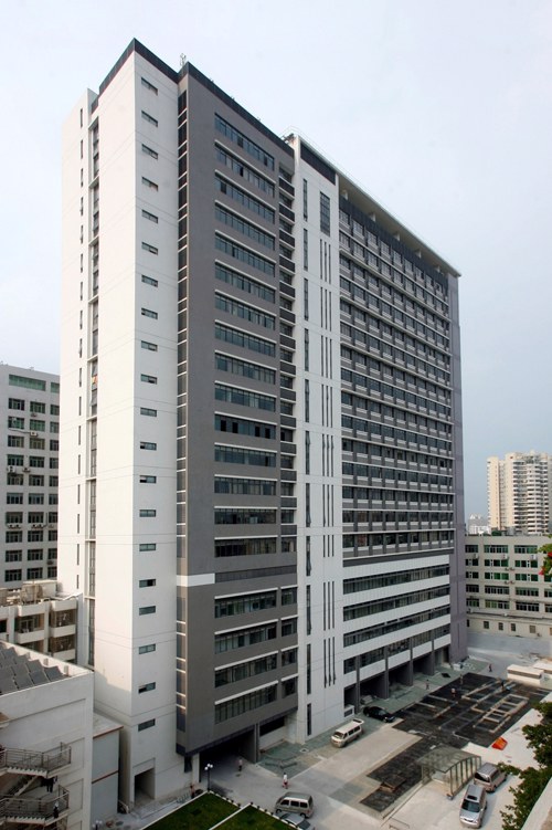 省二医：本轮疫情已收治新冠患者1981名，出院515人